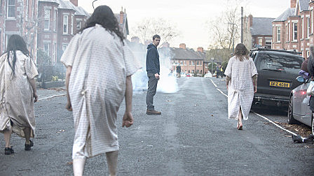 75%的丧尸被成功治愈，重回社会后却受到...