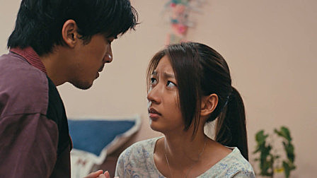 弟弟精神病犯了，把新来的女租客当成女友，妹子吓蒙了