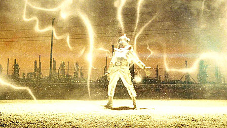 教授穿越回20年前，追到校花，还成为了...