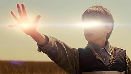 小男孩拥有惊人能量，召唤出外星世界！ ...