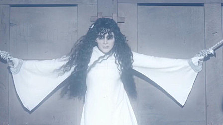 老公出差，妻子被四个男人活埋后展开了复仇