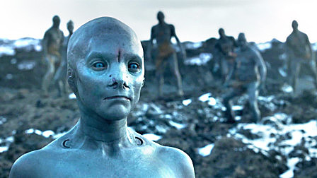 小伙前往孤岛工作，发现岛上有蓝色怪物...