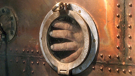 科学家收集人类残肢，进行禁忌实验，结...