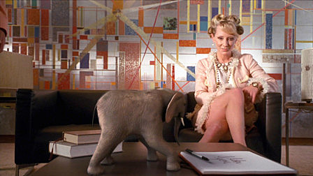 在未来，人们用生化宠物炫富，一只迷你...