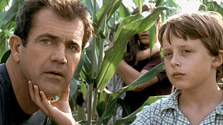 外星人大举入侵地球，可人类还没反击，...