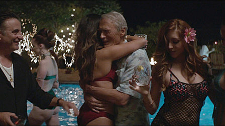 真人真事改编！88岁耄耋老人为毒枭运毒稳如狗