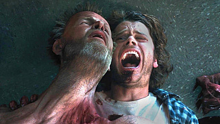 外星生物被人类挖出, 复活后吸收人体, ...