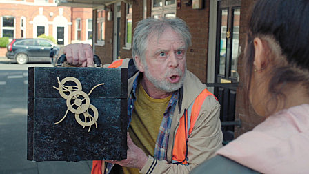 小伙突然老了40岁，发现是只怪箱子在搞鬼，他怒了！