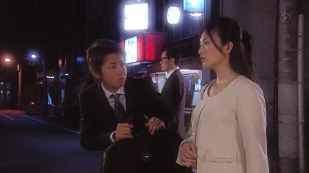 男友总不向自己求婚，妹子装成“木头人”，骗婚成功！