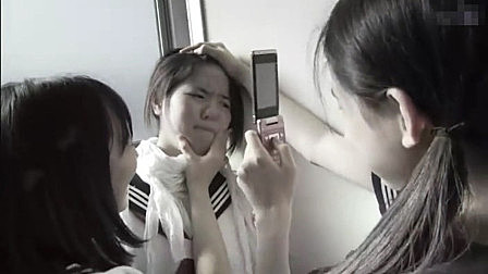 人渣班主任与学生联合施暴，害死班上女生，妈妈怒了！