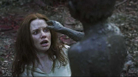 为了抵御外族的侵略，女人利用72圣字造出了一个邪恶的魔像