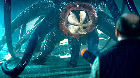 渔夫抓到一个外星生物,将它养在了浴缸...