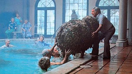 外星人在茧内休眠, 却被人类吸走了能量!...