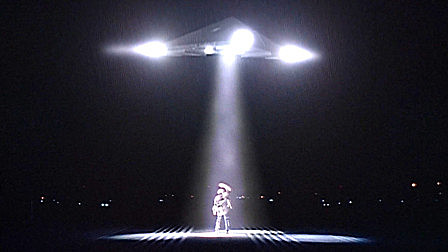 男子发现不明飞行物，调查后却被抓上手...