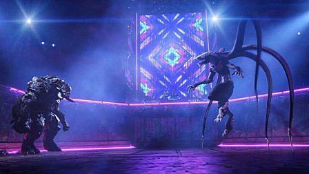 斗兽场上的血腥厮杀，操控者竟是可爱的机器人妹子