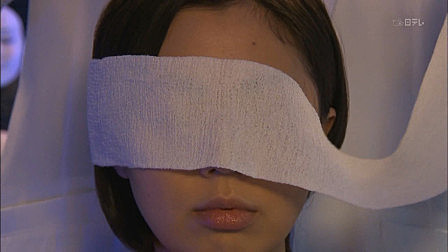 女黑社会去整容，却和女警撞脸了，这下警局遭殃了……