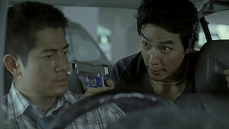 洗钱案件的污点证人被杀，从而引发了探员、杀手和律师的三方对决