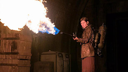 二战时期，美军小分队偷袭德军据点，遭遇了超强战斗力的生化人