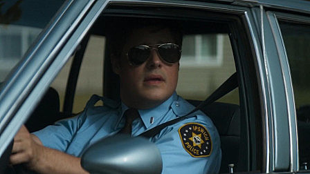 小镇上不断有人失踪被害，原来凶手就隐藏在普通群众中