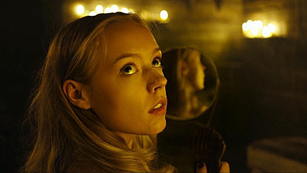 男友被美人鱼迷惑，女孩为了挽救自己的爱情，奋不顾身的跳入水中