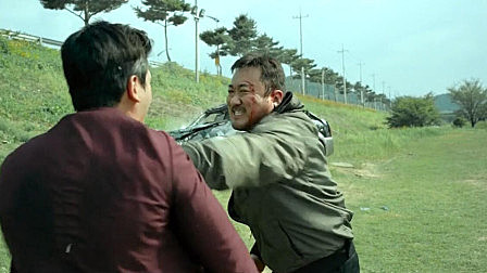 老婆被绑架之后，昔日的黑道大哥单枪匹马勇斗犯罪集团