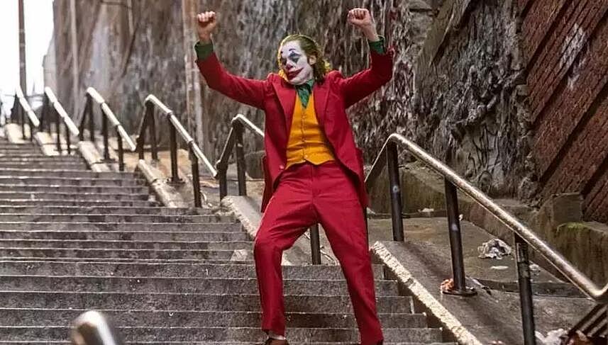 从威尼斯金狮奖，到R级片票房冠军，下一个是奥斯卡？