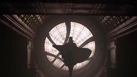 雷神新武器曝光? 奇异博士化身算命先生, 给雷神算了一卦