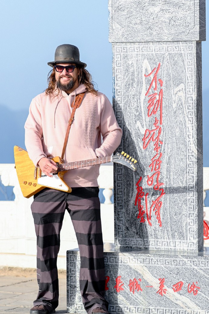 《海王2》国内宣传：杰森·莫玛探访故宫、攀登长城