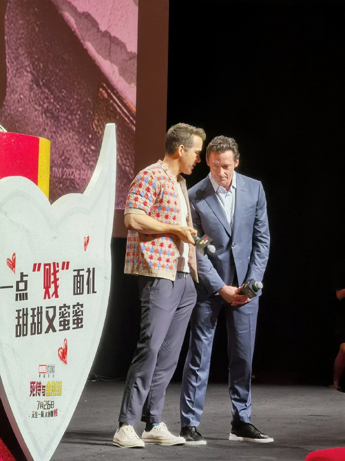 《金刚狼与死侍》中国版预告片 狼叔突降上海与粉丝亲密接触