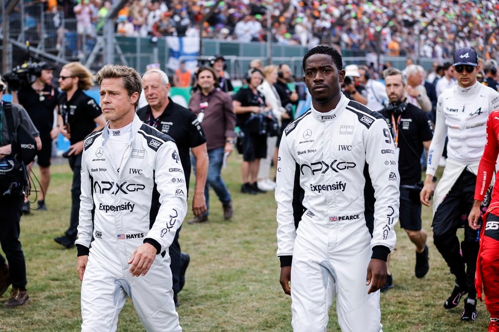 《顶点》定档！60岁帅哥布拉德·皮特将出演F1车手