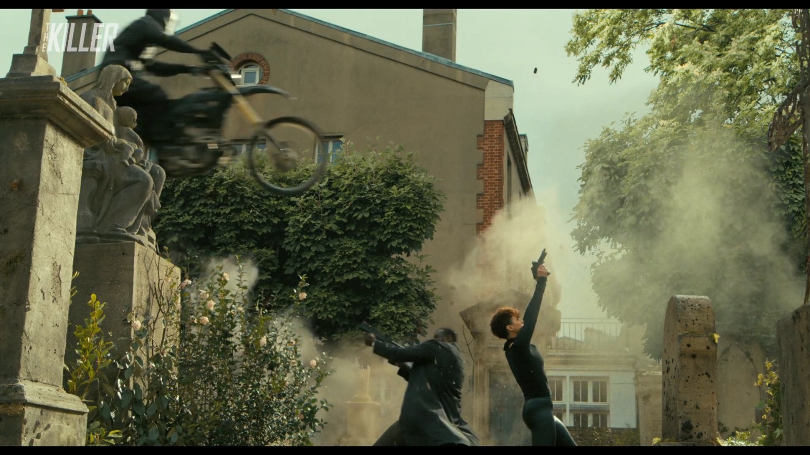 吴宇森执导的美版《喋血双雄》预告首曝，即将于8月登陆流媒体服务。