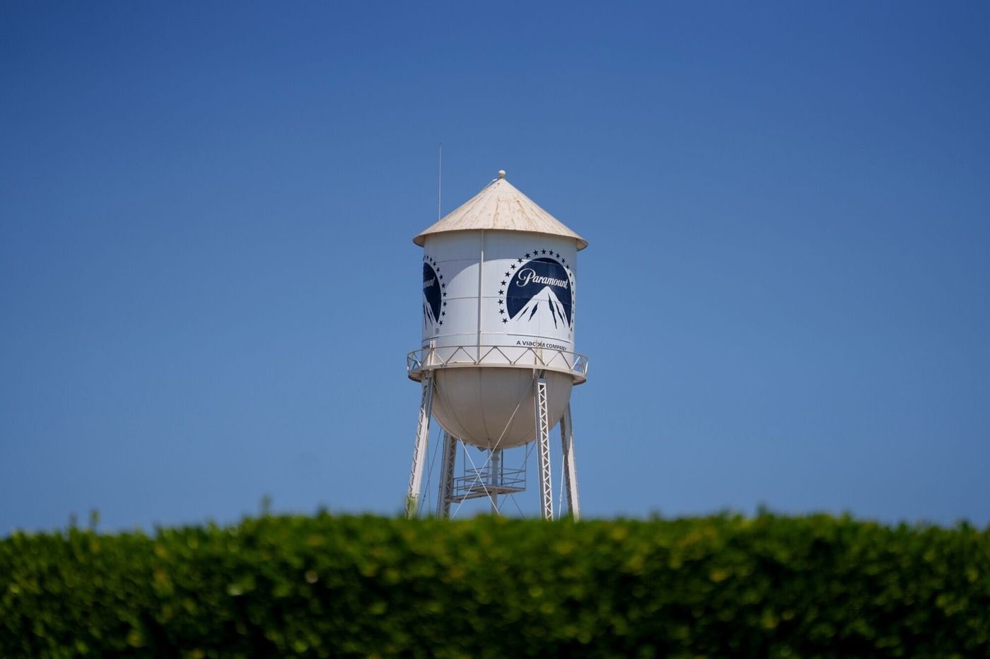 索尼和阿波罗计划使用260亿美元全现金收购派拉蒙