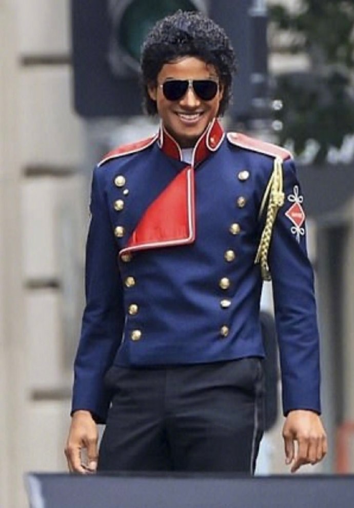 重塑经典巡演的新片场照：传记电影《迈克尔》揭秘胜利发布会