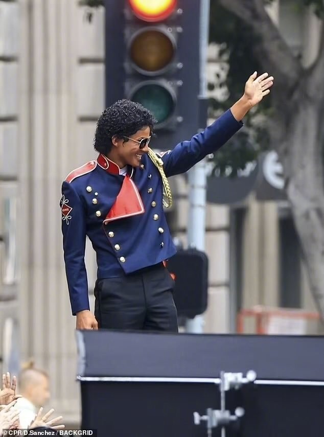 重塑经典巡演的新片场照：传记电影《迈克尔》揭秘胜利发布会