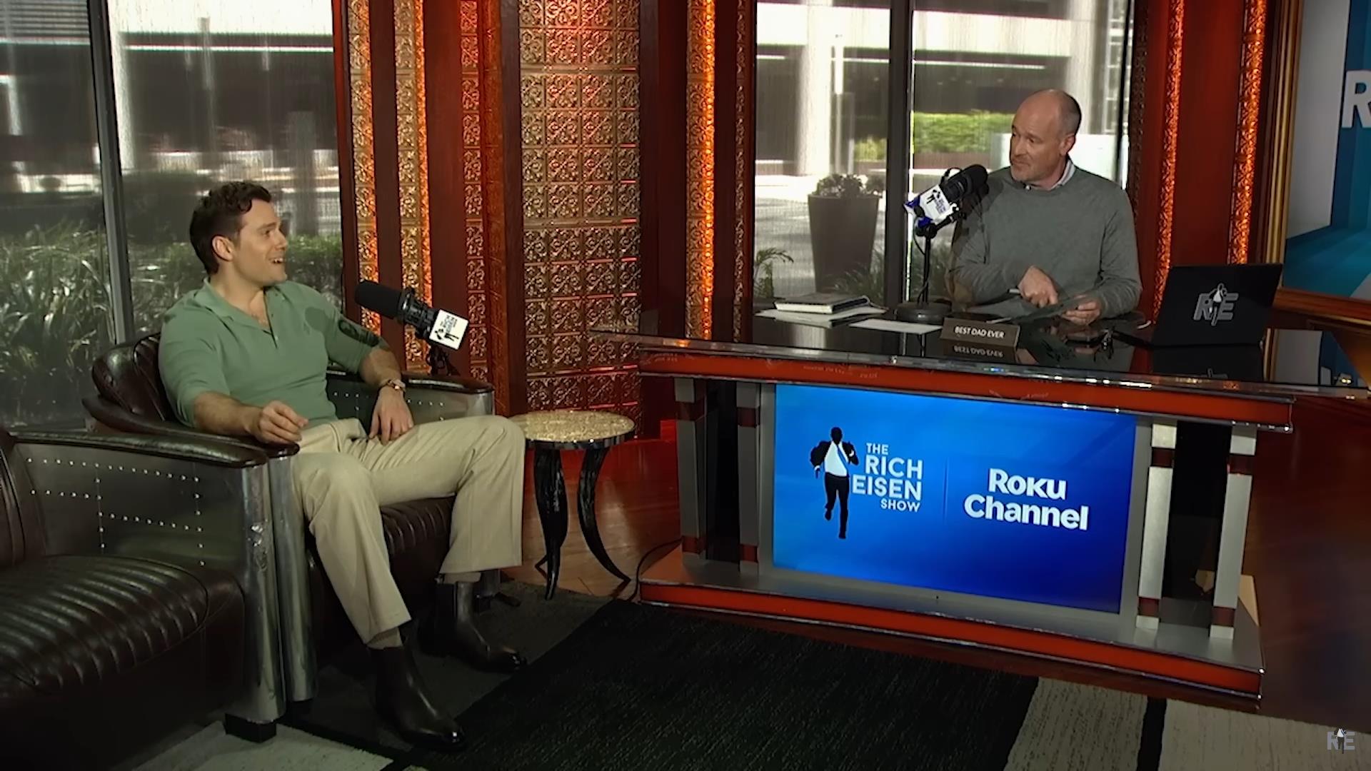 亨利·卡维尔就出演詹姆斯·邦德角色问题表示不排除可能性