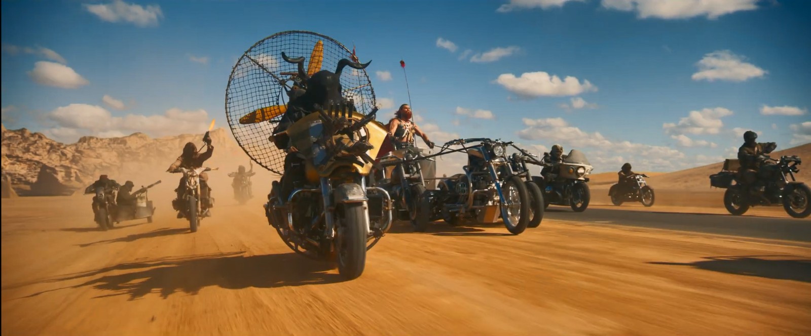 《疯狂的麦克斯：愤怒女神》首发预告和海报